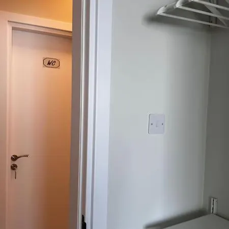 Lägenhet Smart Comfort Roomn7 With Private Bathroom In Location 250m *
