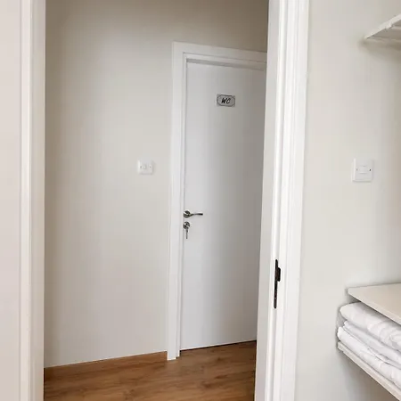 Smart Comfort Roomn7 With Private Bathroom In Location 250m Апартаменты Лимасол